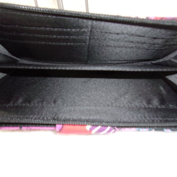 E-160 VERA BRADLEY FLORAL FIESTA TURN LOCK WALLET - Picture 7 of 9